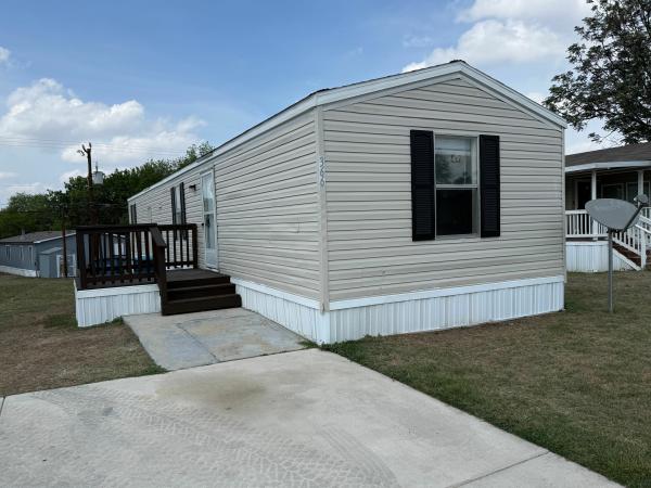 Photo 1 of 2 of home located at 9605 W Us Highway 90 Lot #366 San Antonio, TX 78245