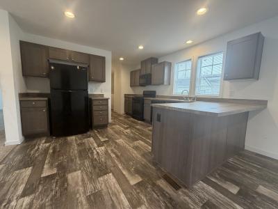 Photo 3 of 6 of home located at 25197 Middlesex Woodhaven, MI 48183