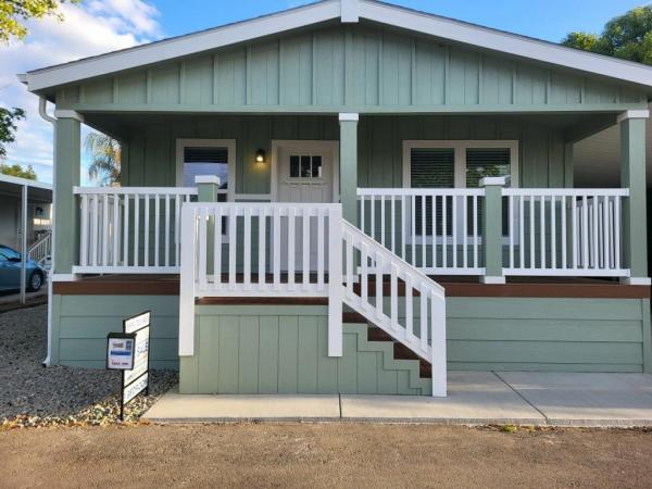 Photo 1 of 2 of home located at 415 North Akers Rd #94 Visalia, CA 93291