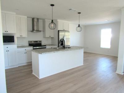 Photo 4 of 21 of home located at 21 Hanna Court Lot 0135 Fort Myers, FL 33908