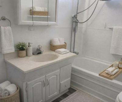 Photo 5 of 12 of home located at 4 Circle Dr Mount Dora, FL 32757