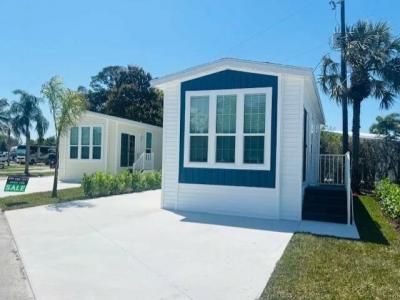 Photo 4 of 15 of home located at 326 Marie Ln, #326 Naples, FL 34104