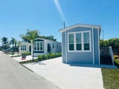 Photo 2 of 14 of home located at 327 Marie Ln, #327 Naples, FL 34104