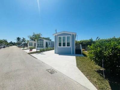 Photo 3 of 14 of home located at 327 Marie Ln, #327 Naples, FL 34104