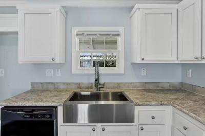 Photo 2 of 35 of home located at 101 Tanglewood Ln Thonotosassa, FL 33592