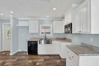 Photo 3 of 35 of home located at 101 Tanglewood Ln Thonotosassa, FL 33592