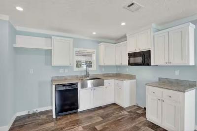 Photo 5 of 35 of home located at 101 Tanglewood Ln Thonotosassa, FL 33592