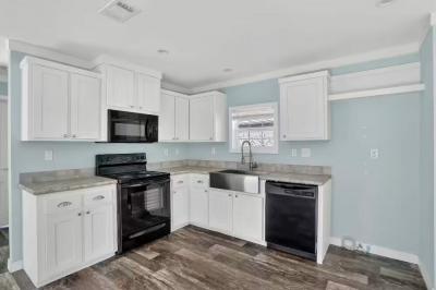 Photo 2 of 25 of home located at 77 Sandalwood Dr Thonotosassa, FL 33592