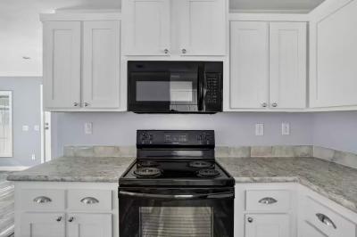 Photo 4 of 25 of home located at 77 Sandalwood Dr Thonotosassa, FL 33592