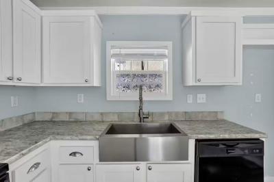 Photo 5 of 25 of home located at 77 Sandalwood Dr Thonotosassa, FL 33592