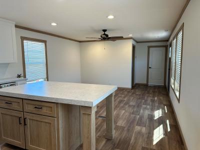 Photo 5 of 10 of home located at 2101 SW 38th Street, Lot 122 Lawton, OK 73505