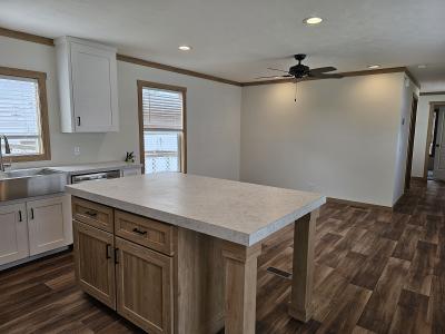 Photo 4 of 13 of home located at 2101 SW 38th Street, Lot 143 Lawton, OK 73505