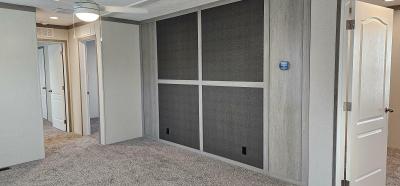 Photo 4 of 12 of home located at 3430 N. Peoria Drive Lot 17 Springfield, IL 62702