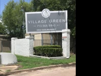 Photo 5 of 6 of home located at 3502 Darlinghurst Drive Houston, TX 77045
