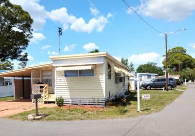 Photo 2 of 13 of home located at 6136 66th St N. Saint Petersburg, FL 33709