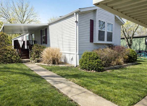 2001  Mobile Home For Sale