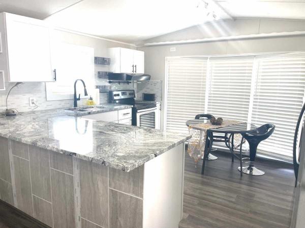 1987 Clayton Homes EAS Mobile Home