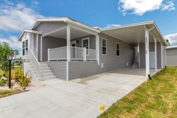 Photo 1 of 2 of home located at 8866 Royal Manor Circle Lot #468 Boynton Beach, FL 33436