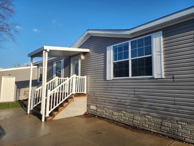 Photo 2 of 11 of home located at 49997 Downing Court Shelby Township, MI 48315