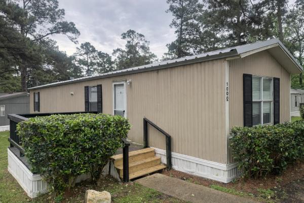 Photo 1 of 2 of home located at 1000 Frostwood Huntsville, TX 77340