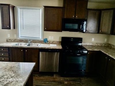 Photo 3 of 6 of home located at 1235 Chateau Monroe, MI 48161