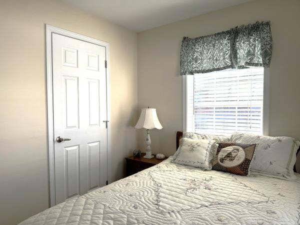 2018 COMMODORE HOMES PA 2AS030 Mobile Home