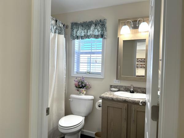 2018 COMMODORE HOMES PA 2AS030 Mobile Home