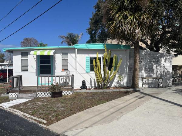 Photo 1 of 2 of home located at 11630 Hamlin Boulevard, Lot 124 Largo, FL 33774