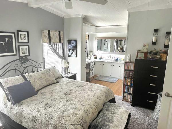 1985 AGE 40+ PARK Mobile Home