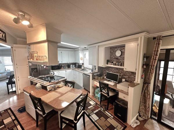 1985 AGE 40+ PARK Mobile Home