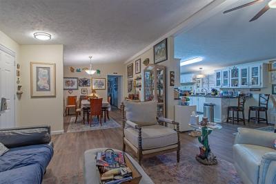 Photo 5 of 23 of home located at 6420 E. Tropicana Ave. Las Vegas, NV 89122