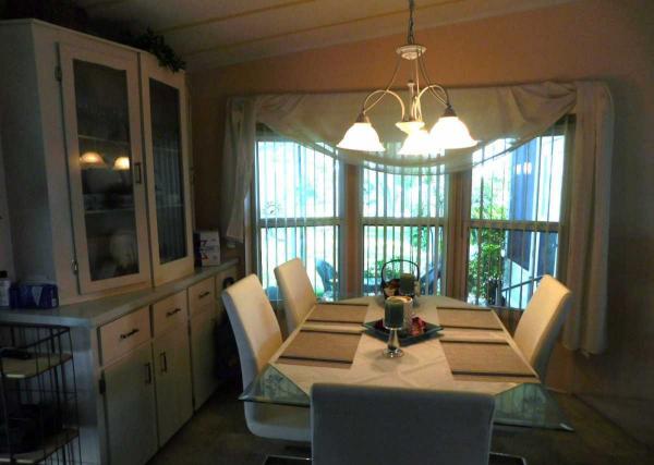 1986 TWIN Mobile Home