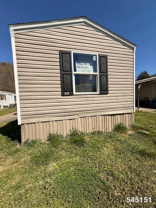 Photo 1 of 2 of home located at Tunnel View Estates 149 Tunnel View Cir Middlesboro, KY 40965