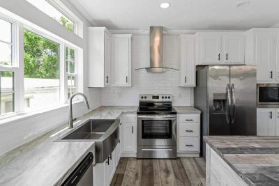 Photo 3 of 23 of home located at 1258 Hickory Lane Deland, FL 32724