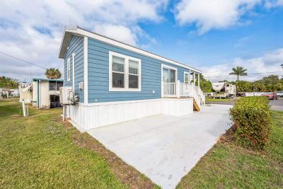 Photo 4 of 26 of home located at 647 Nuna Ave #008 Fort Myers, FL 33905