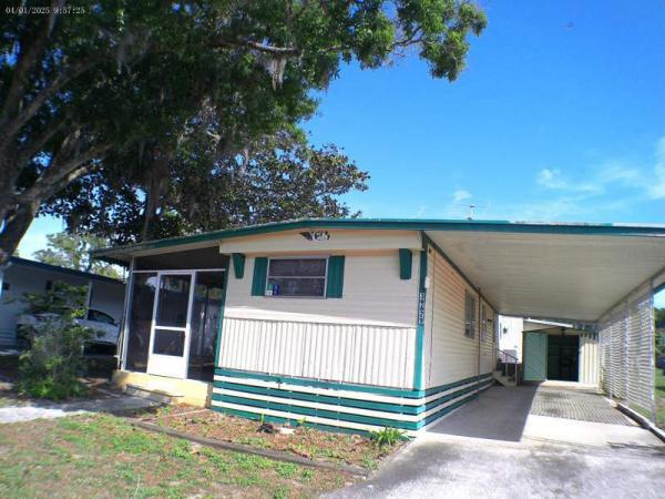 Photo 1 of 2 of home located at 39629 Calamanda Ave Zephyrhills, FL 33542