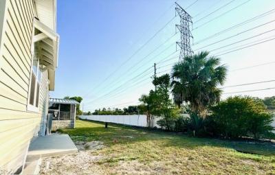 Photo 5 of 27 of home located at 2550 State Rd. 580 #0417 Clearwater, FL 33761