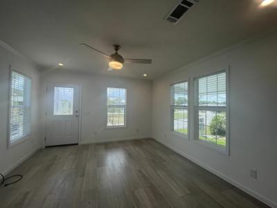 Photo 4 of 20 of home located at 1405 82nd Avenue, Site #106 Vero Beach, FL 32966