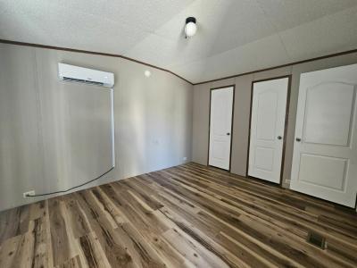 Photo 4 of 10 of home located at 6280 Hamilton Dr. #14 Fort Myers, FL 33905