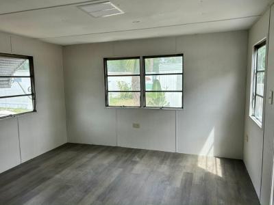 Photo 2 of 5 of home located at 10720 54th Avenue N, Lot 16 Saint Petersburg, FL 33708