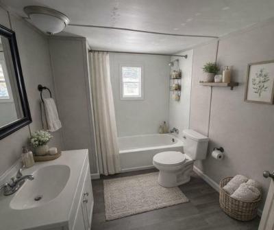 Photo 5 of 11 of home located at 1335 Glenwood Alley Huntington, IN 46750