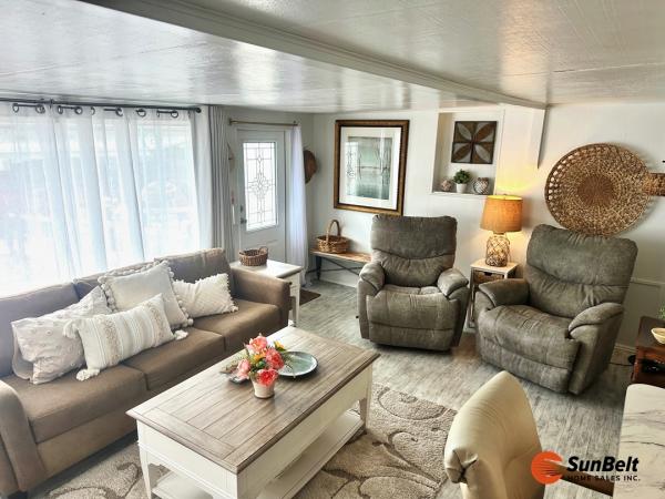 1963 Chic Mobile Home