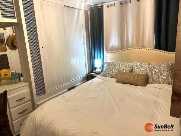 1963 Chic Mobile Home