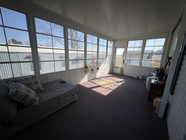 2009 Pine Grove Manufactured Home