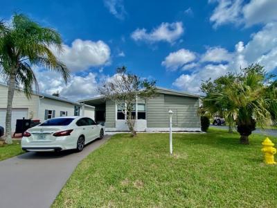 Photo 2 of 18 of home located at 527 Wavecrest Ct. Melbourne, FL 32934