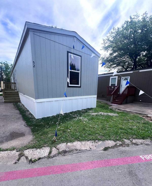 Photo 1 of 2 of home located at 11093 Alta Vista Rd., #52 Fort Worth, TX 76244