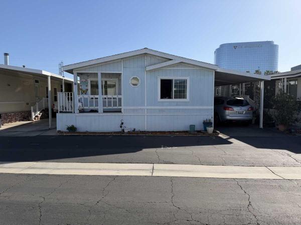 1988 Golden West 2 Bed + Den Manufactured Home