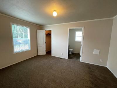 Photo 5 of 11 of home located at 4903 Uxton Ct Sterling Heights, MI 48310