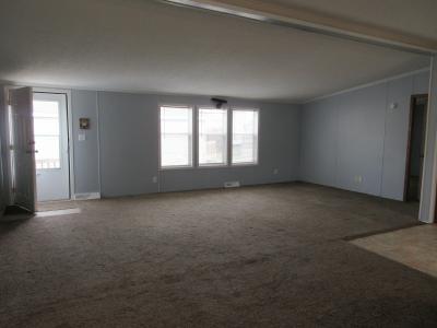 Photo 4 of 15 of home located at 43772 Medea Dr Clinton Township, MI 48036