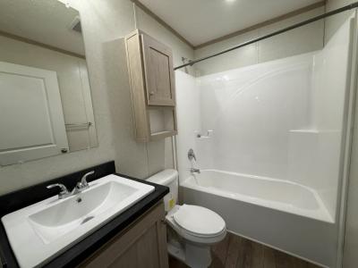 Photo 4 of 11 of home located at 2525 County Line Rd., #261 Des Moines, IA 50321